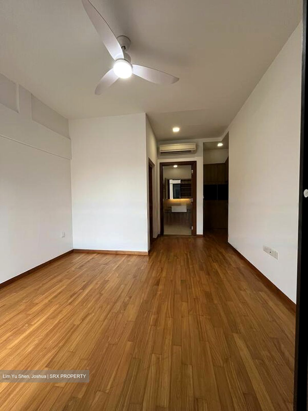 Holland Link (D10), Terrace #467348031